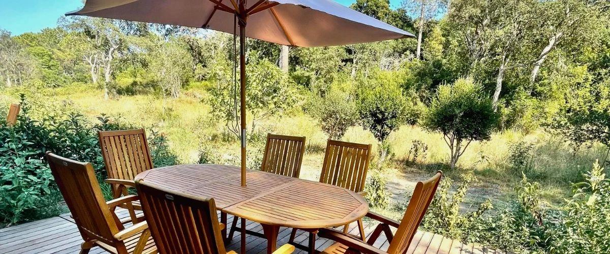 Un cottage avec terrasse dans la résidence à Favone